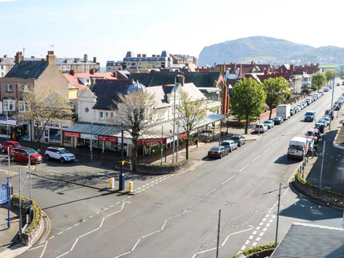Royal Manor Park Apartment Llandudno Exterior foto